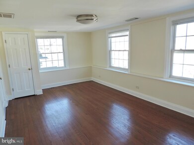 105 W Washington St unit C-1, Middleburg, VA 20117 - photo 4