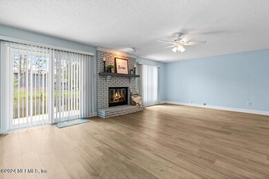 GREAT ROOM W/SLIDING DOOR TO PATIO