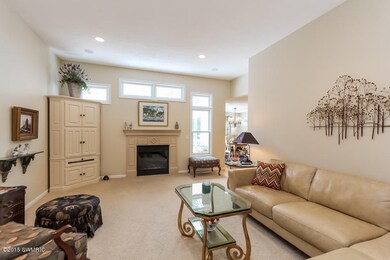 004-Living_Room-1403679-mls - Copy - Cop