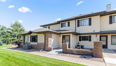 9905 55th Ave N unit 4, Plymouth, MN 55442 - photo 4