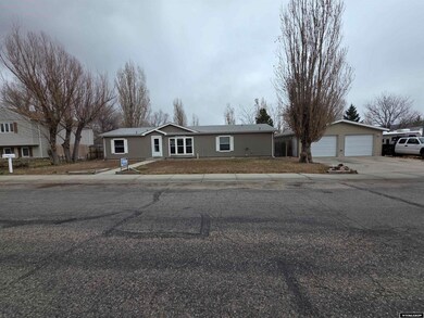 2153 Begonia St, Casper, WY 82604 - photo 2