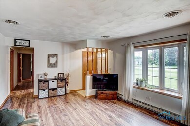 23115 W Winfield Dr, Genoa, OH 43430 - photo 5