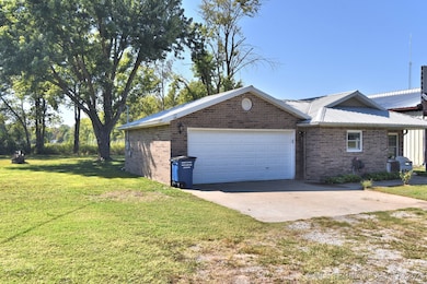 213 E Main St, Chouteau, OK 74337 - photo 2