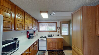 33-9th-Kitchen2