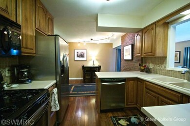 2490 Leffingwell Ave NE, Grand Rapids, MI 49525 - photo 2