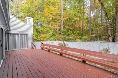 DECK WITH BENCH SEATING