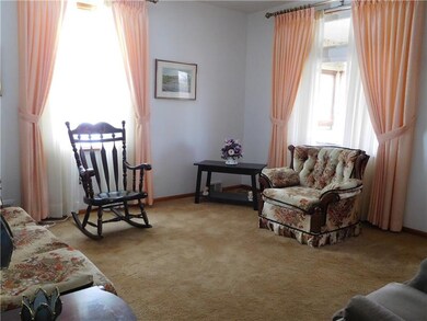 Spacious living room