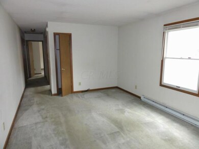 872 S James Rd, Columbus, OH 43227 - photo 4