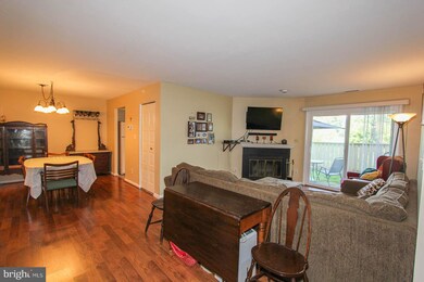 20171 Locustdale Dr, Germantown, MD 20876 - photo 3