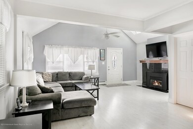 13 Pershing Ave Manasquan NJ-large-004-0