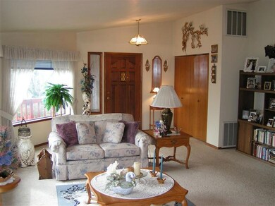 316 Mina Ln, Grants Pass, OR 97526 - photo 7