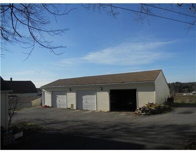 3 Car Garage