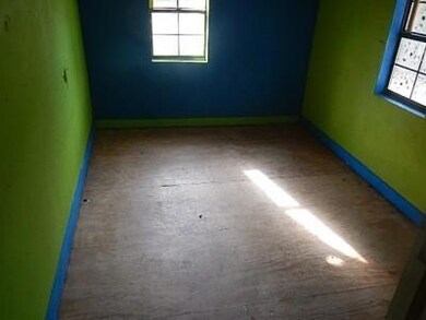 OA-14-4566-h2082966T-Interiorjpg
