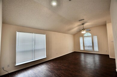 334 Sweetwater Dr, Weatherford, TX 76086 - photo 2