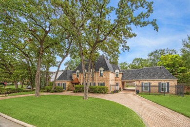 620 Stoneleigh Dr, Houston, TX 77079 - photo 2