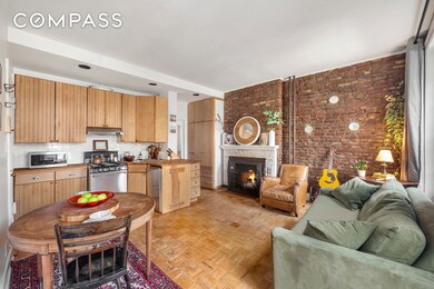 5 Charles St unit 3r, New York, NY 10014 - photo 6