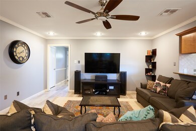 5710 Chrystell Ln, Houston, TX 77092 - photo 5