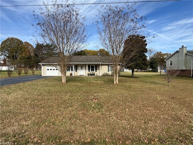 3867 Yarbrough Ave, Winston Salem, NC 27106 - photo 2