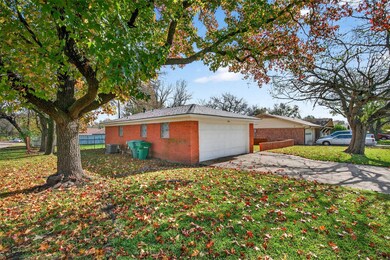 701 Hillside Dr, Sherman, TX 75090 - photo 4