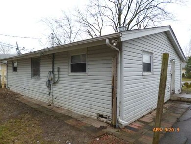 158 Sioux Ave, Carpentersville, IL 60110 - photo 2