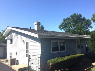 107 Siesta Rd, Carpentersville, IL 60110 - photo 2