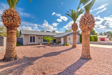 944 W La Jolla Dr-3