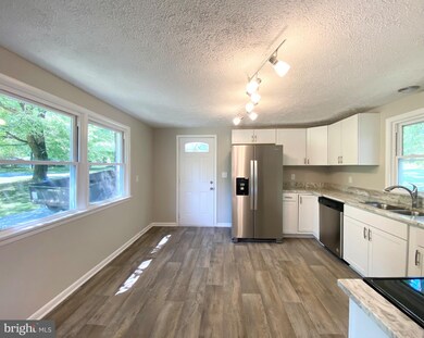 5367 Scottsville Rd, Jeffersonton, VA 22724 - photo 3