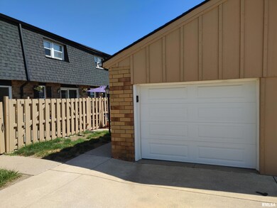 1911 Canterbury Dr unit C, Washington, IL 61571 - photo 3