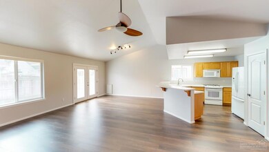 2006 NW Jackpine Place unit 5, Redmond, OR 97756 - photo 3