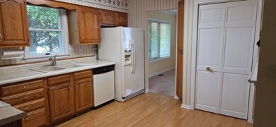 628B Begonia St SE, de Motte, IN 46310 - photo 5
