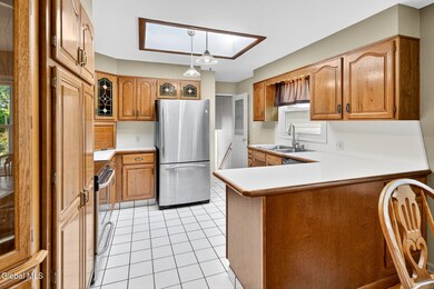 161 Dahlia St, Schenectady, NY 12306 - photo 5