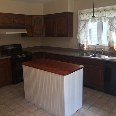 69 Phillips St, Greenfield, MA 01301 - photo 6