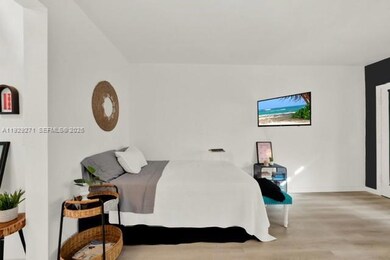 1060 Pennsylvania Ave unit 3, Miami Beach, FL 33139 - photo 6