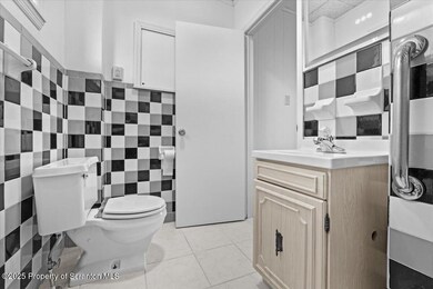 Bathroom Unit 2