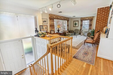 7207 Gordons Rd, Falls Church, VA 22043 - photo 2