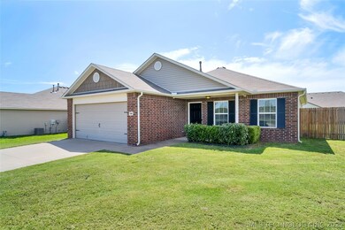 7408 S Gardenia Ave, Broken Arrow, OK 74011 - photo 2