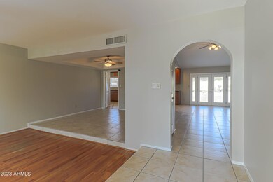 4702 E. Grandview Rd.-12