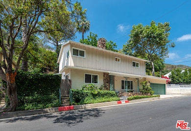 1247 N Bundy