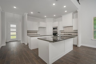 1004 Mesquite Ct, Grand Prairie, TX 75104 - photo 5