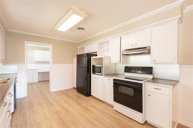 Plenty of room for all the chefs in this kitchen