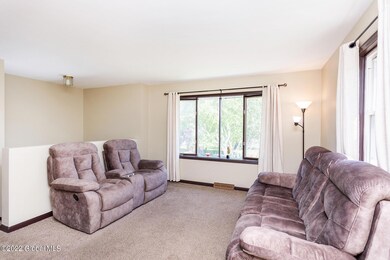 5 Deerfield Place, Schenectady, NY 12302 - photo 6