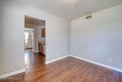 2046 Bo Peep Dr W, Jacksonville, FL 32210 - photo 4