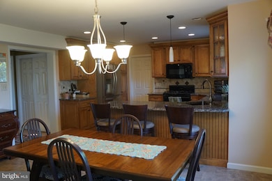 8 Marian Cir, Chalfont, PA 18914 - photo 5