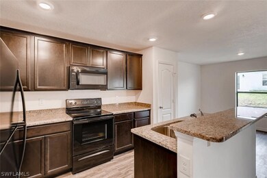 248 Lunette St, Fort Myers, FL 33913 - photo 3