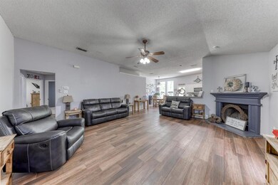 310 Dalhart Ct, Weatherford, TX 76086 - photo 5