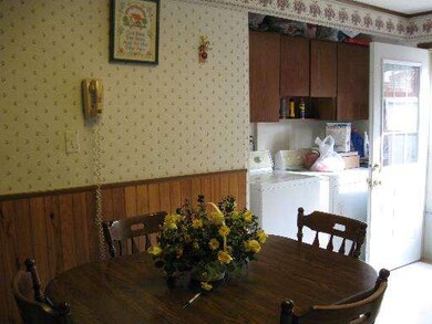 19 Austin Ave, Carpentersville, IL 60110 - photo 5