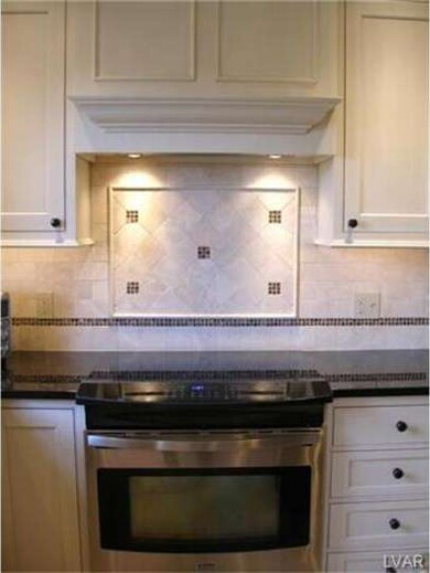 5523 Reid Ln, Allentown, PA 18104 - photo 4