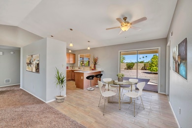 Breakfast area. Kitchen S