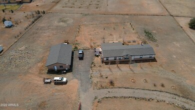 1055 W Lingor Ln, Paulden, AZ 86334 - photo 4