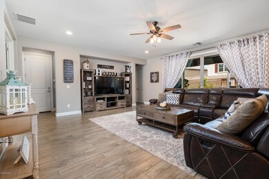13_Family-Room-01